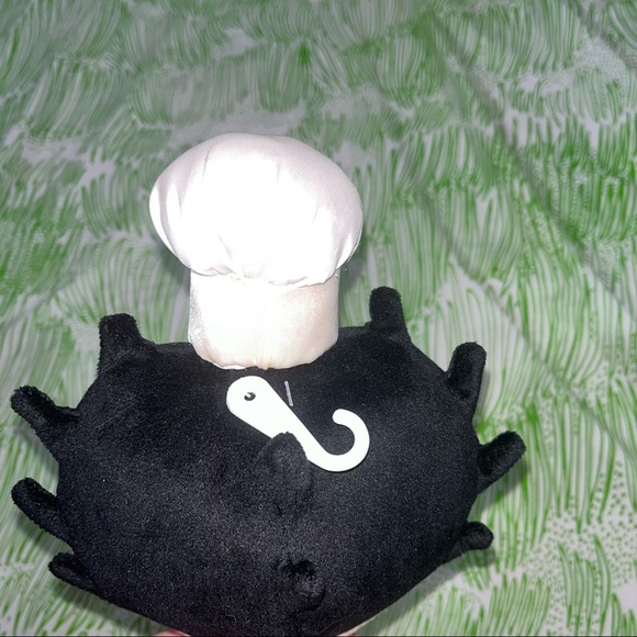 Betty Boop stuffed doll with chefs hat and cupcake 19” - Picture 5 of 8